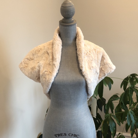 NWT- Make a statement with this beautiful bolo shrug, that is luxuriously soft. - Picture 4 of 8